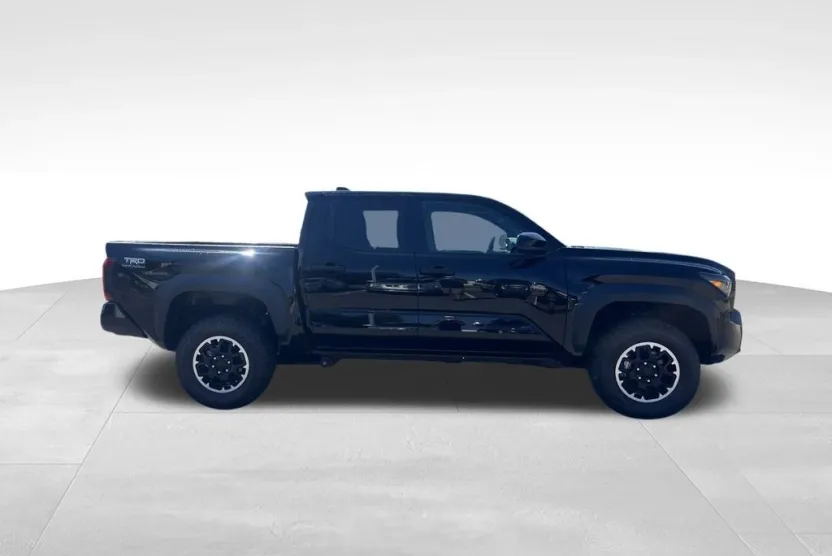 2025 Toyota Tacoma TRD Off-Road photo 1