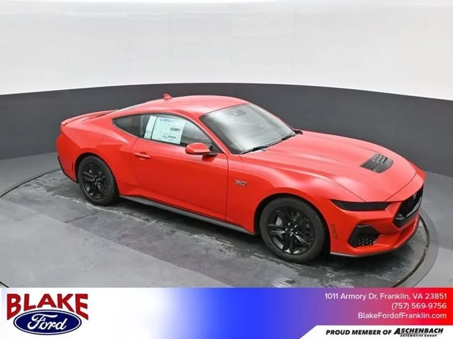 2025 Ford Mustang GT photo 1