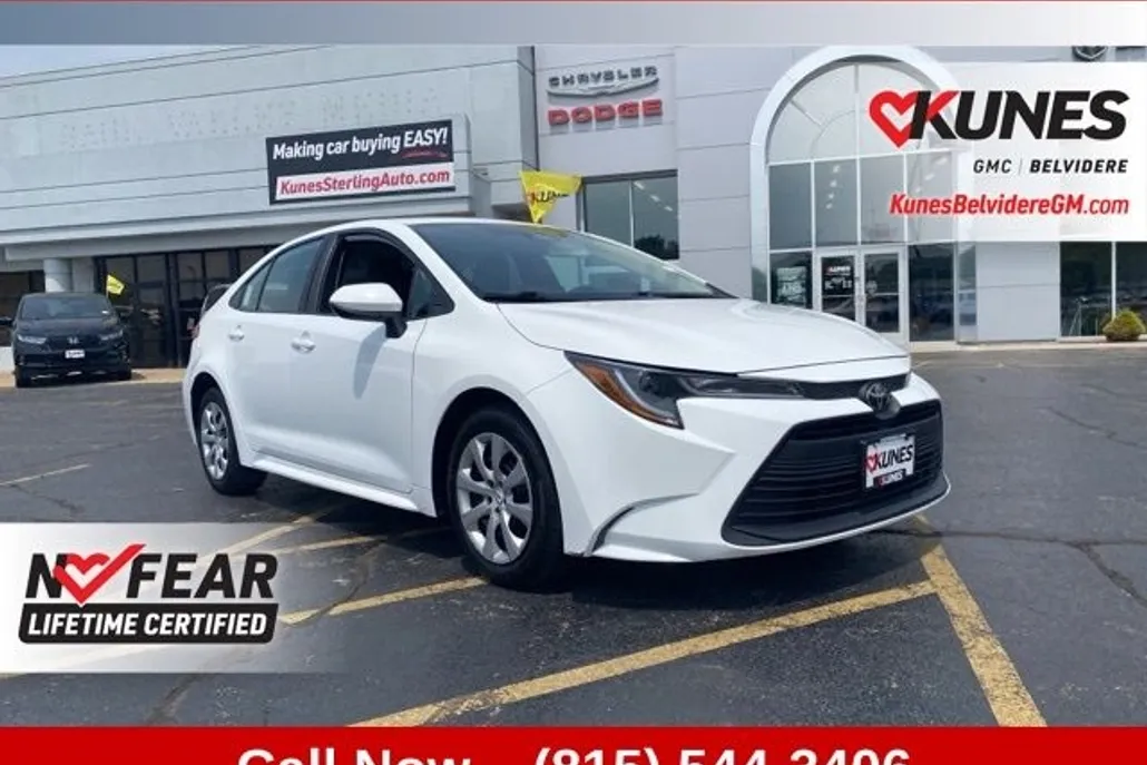 2024 Toyota Corolla LE photo 1
