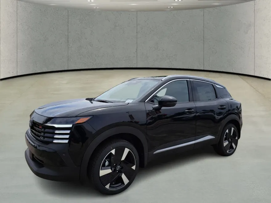 2025 Nissan Kicks SR photo 1