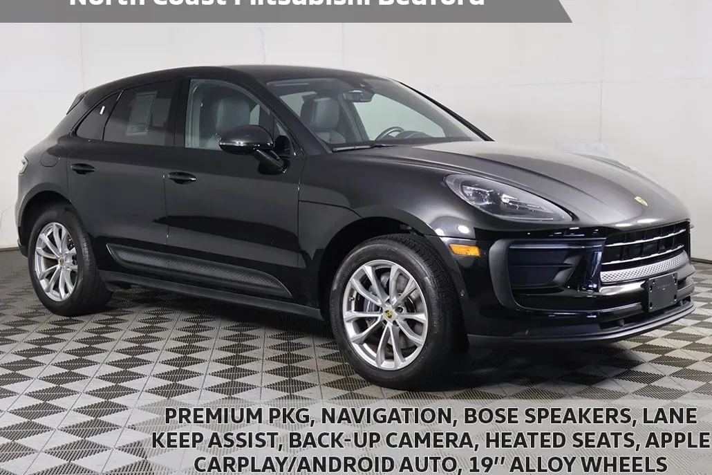2022 Porsche Macan Base photo 1