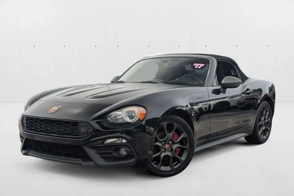 2017 Fiat 124 Spider Abarth photo 1