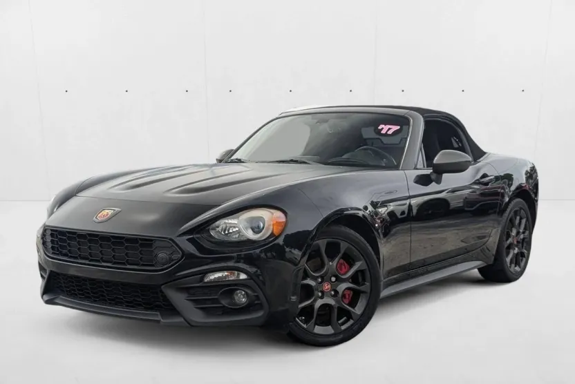 2017 Fiat 124 Spider Abarth photo 1