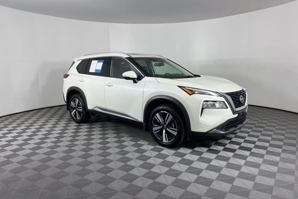 2022 Nissan Rogue SL photo 1