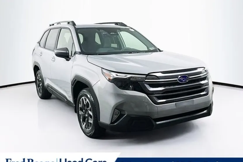 2025 Subaru Forester Premium photo 1