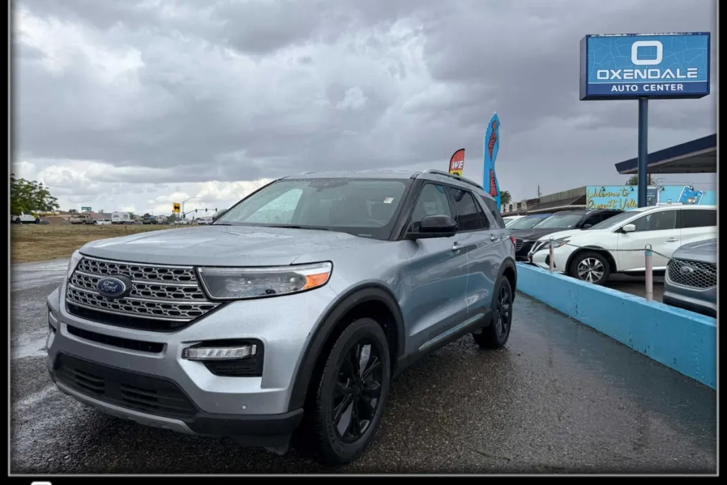 2023 Ford Explorer Limited photo 1