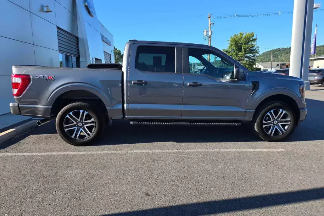 2023 Ford F-150 XL photo 1