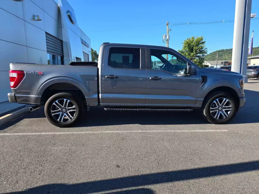 2023 Ford F-150 XL photo 1