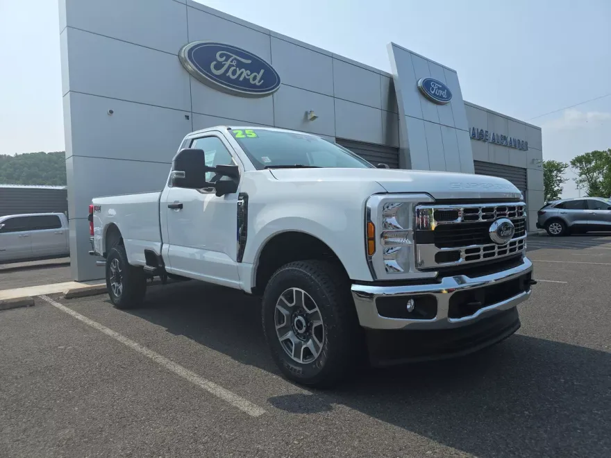 2025 Ford F-350 XLT photo 1