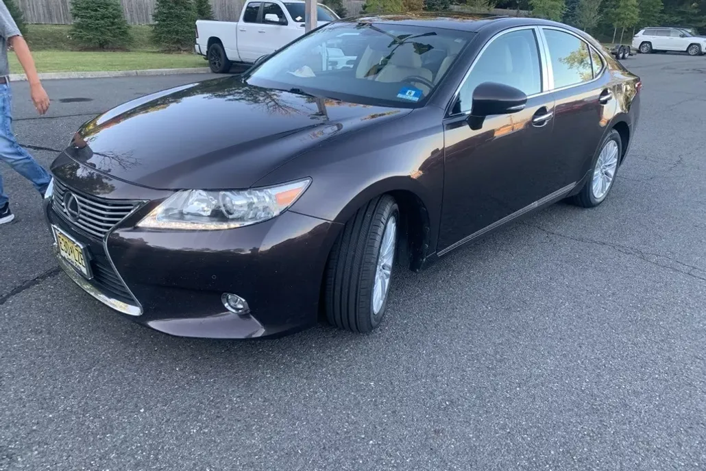 2014 Lexus ES 350 photo 1