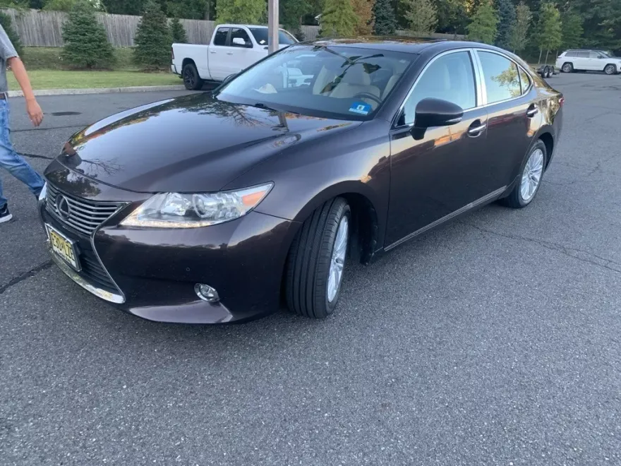 2014 Lexus ES 350 photo 1