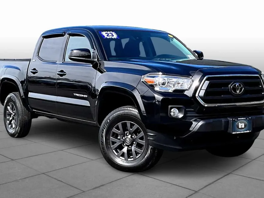2023 Toyota Tacoma SR5 V6 photo 1