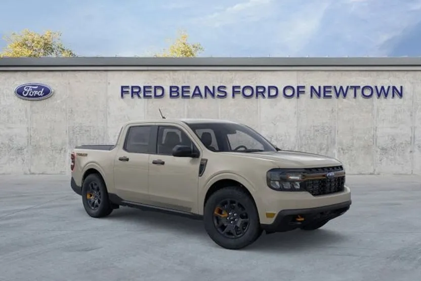 2024 Ford Maverick XLT photo 1