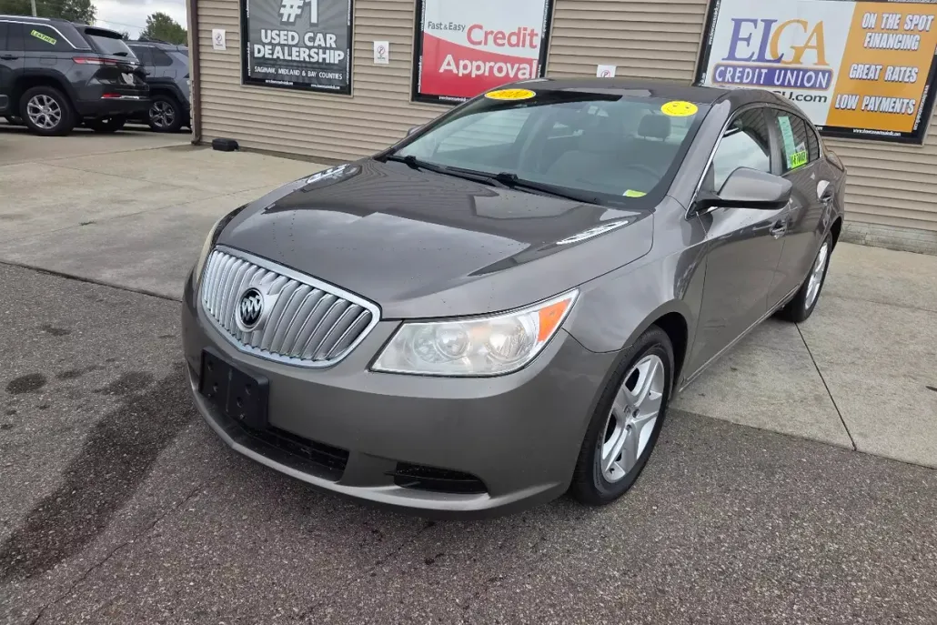 2010 Buick LaCrosse CX photo 1