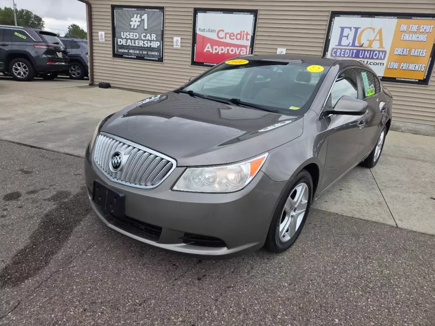 2010 Buick LaCrosse CX photo 1