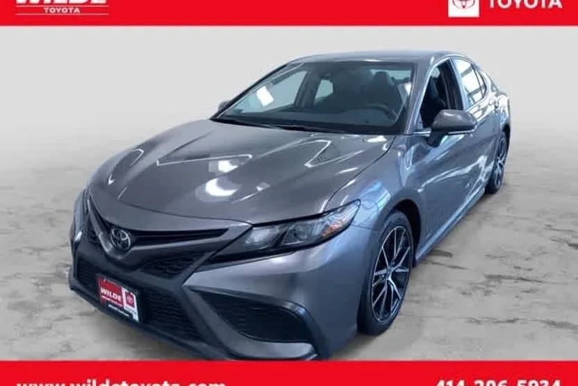 2024 Toyota Camry SE photo 1