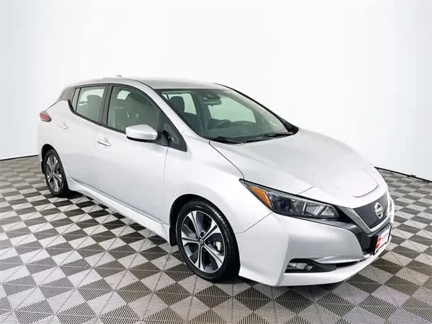 2021 Nissan Leaf SV photo 1
