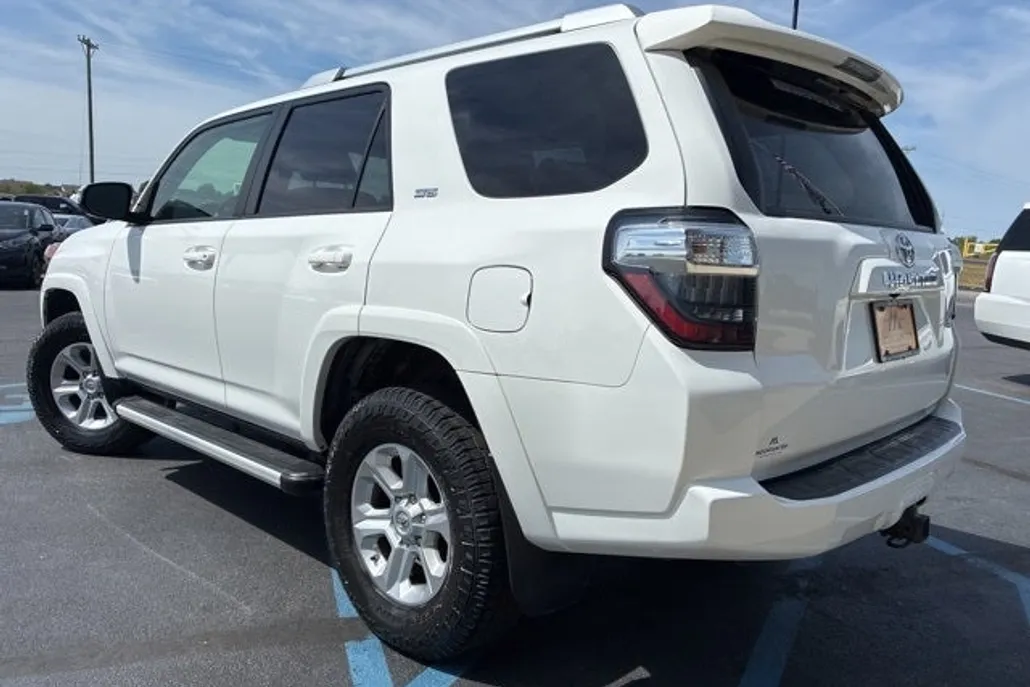 2018 Toyota 4Runner SR5 Premium photo 1