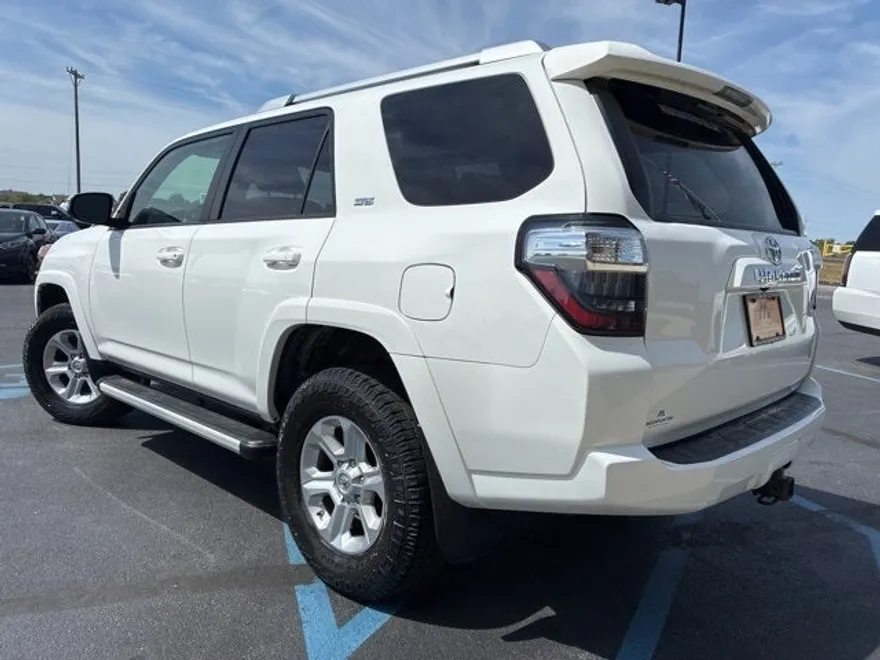 2018 Toyota 4Runner SR5 Premium photo 1