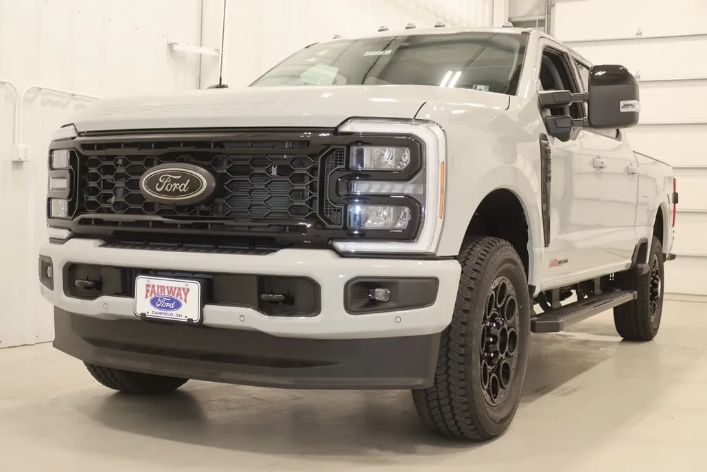 2025 Ford F-350 photo 1