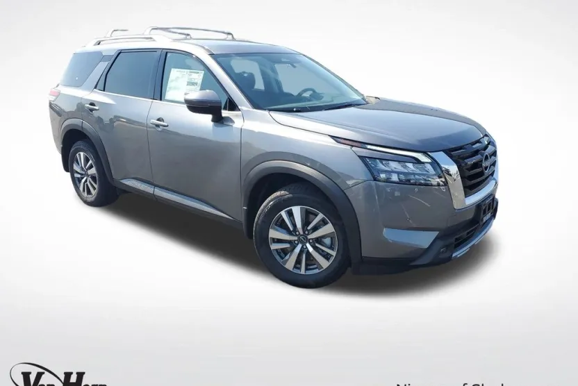 2025 Nissan Pathfinder SL photo 1