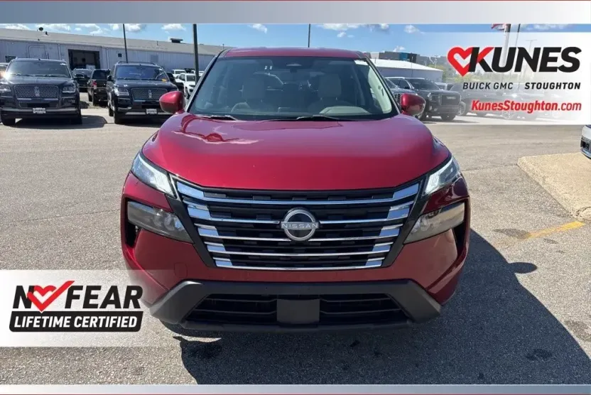 2024 Nissan Rogue SV photo 1
