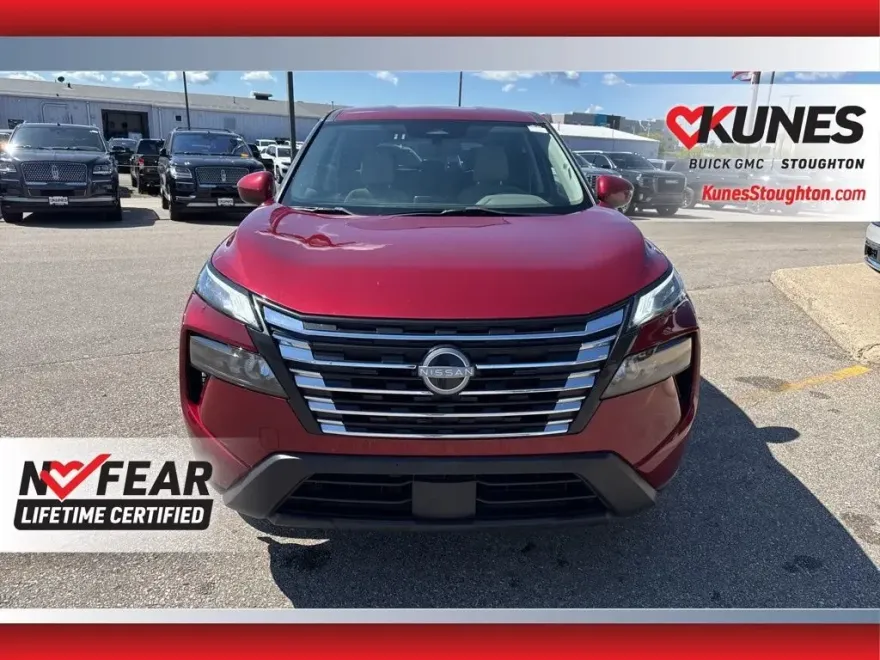 2024 Nissan Rogue SV photo 1