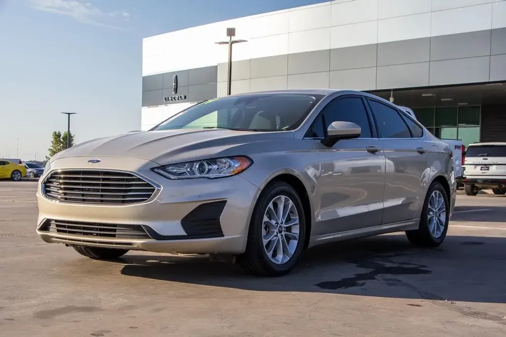 2019 Ford Fusion SE photo 1