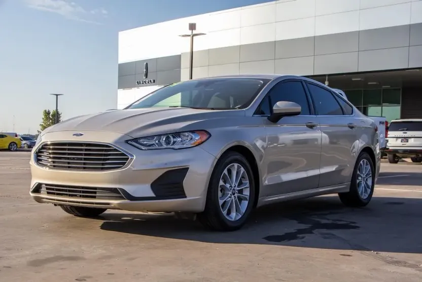 2019 Ford Fusion SE photo 1
