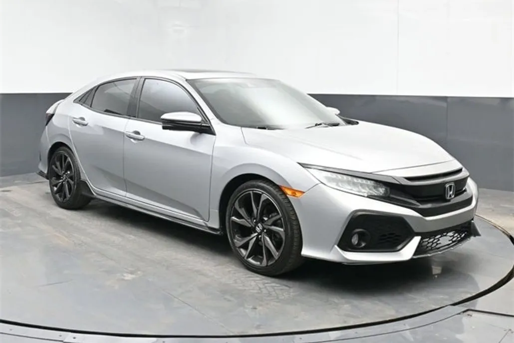 2018 Honda Civic Sport Touring photo 1