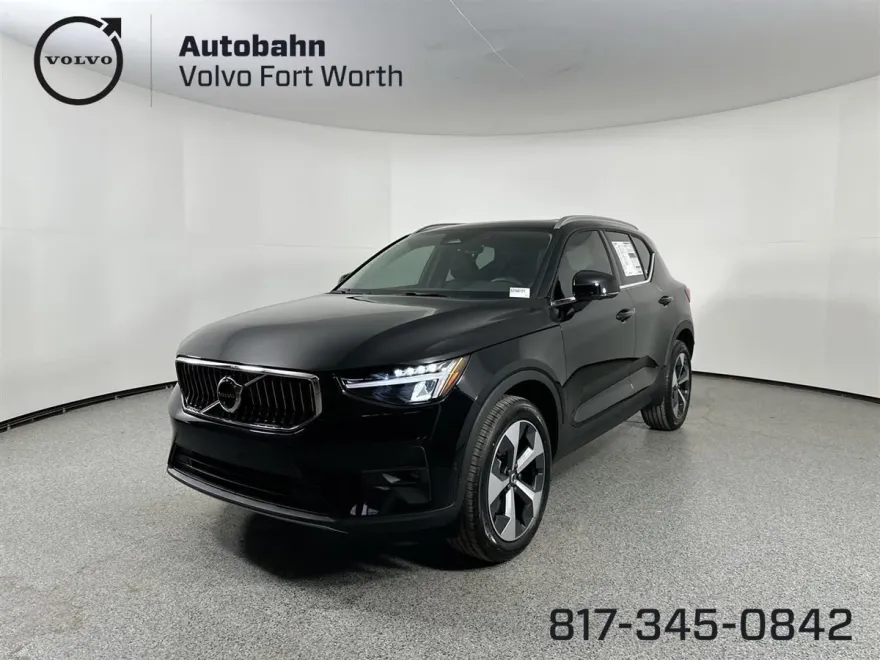 2025 Volvo XC40 AWD Plus photo 1