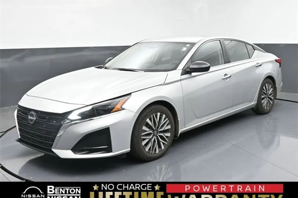 2024 Nissan Altima 2.5 SV photo 1
