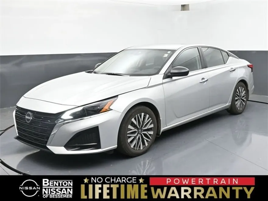 2024 Nissan Altima 2.5 SV photo 1