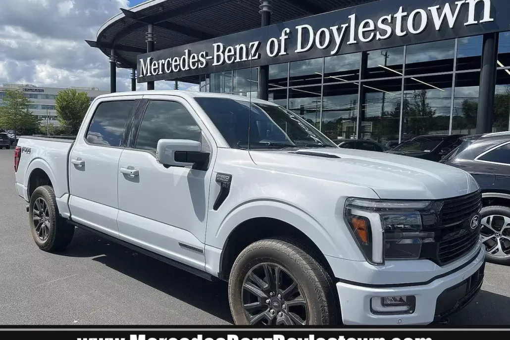 2025 Ford F-150 Platinum photo 1