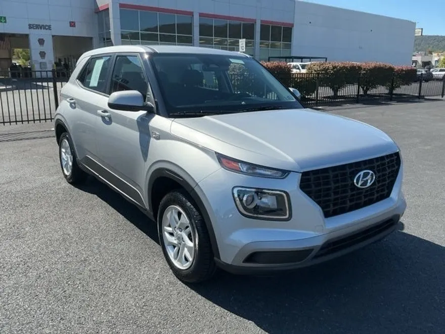 2023 Hyundai Venue SE photo 1