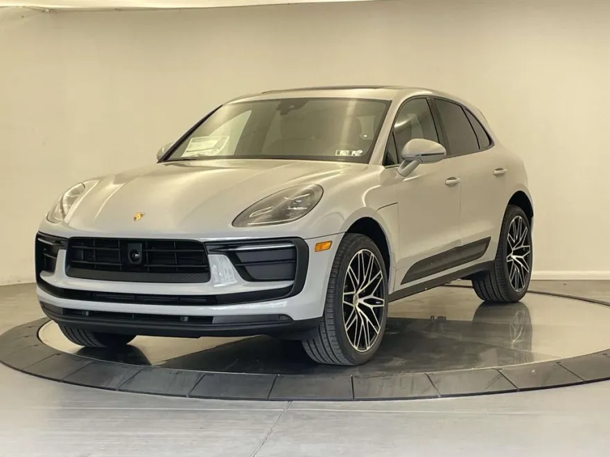 2026 Porsche Macan Base photo 1