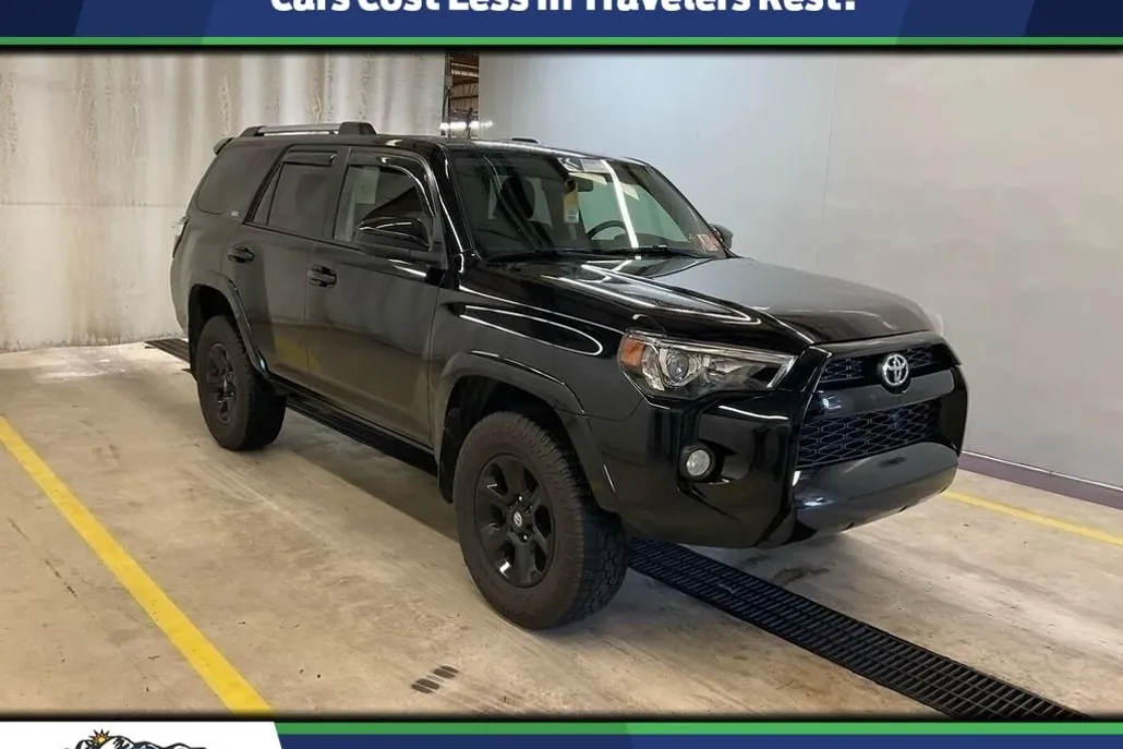 2019 Toyota 4Runner SR5 photo 1