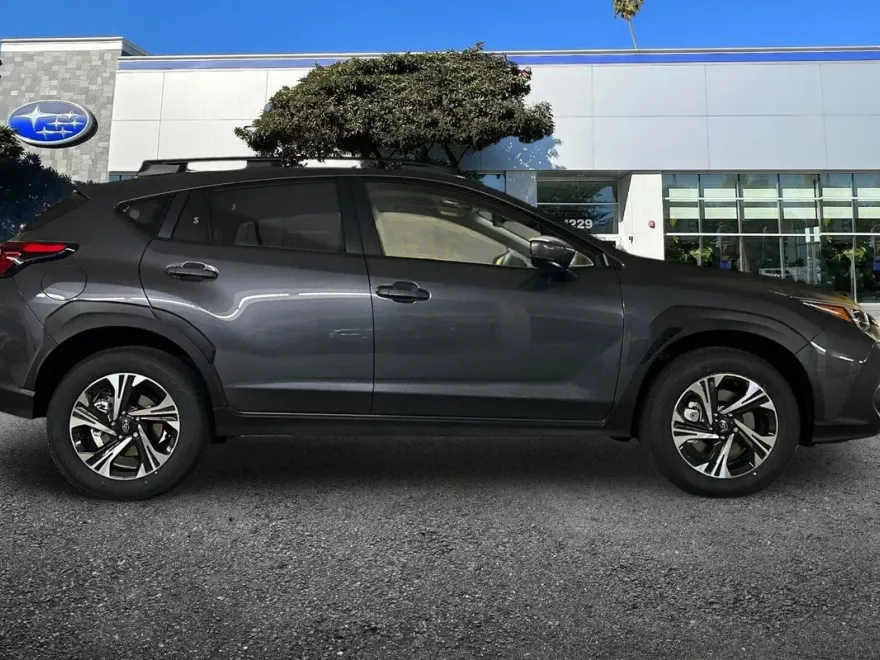 2025 Subaru Crosstrek Premium photo 1