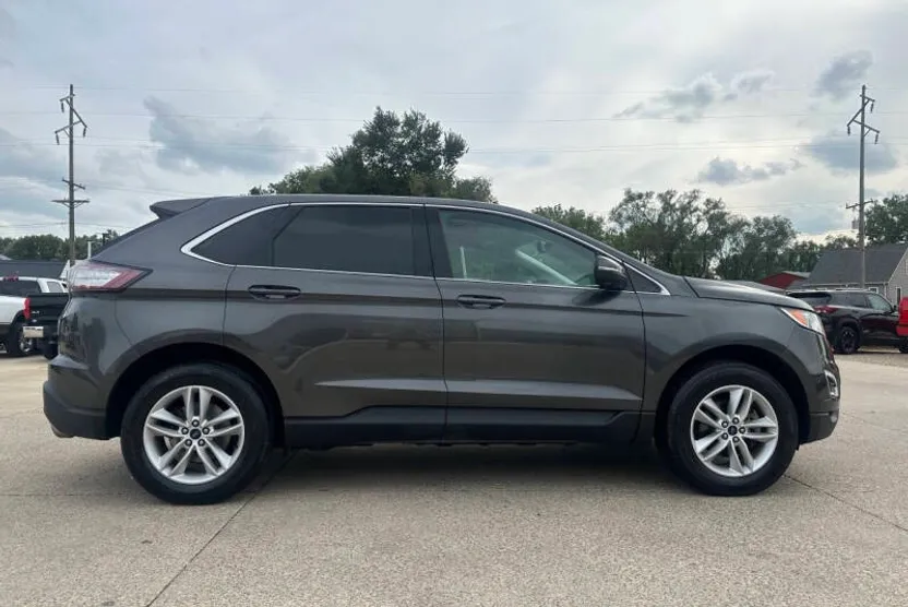 2015 Ford Edge SEL photo 1