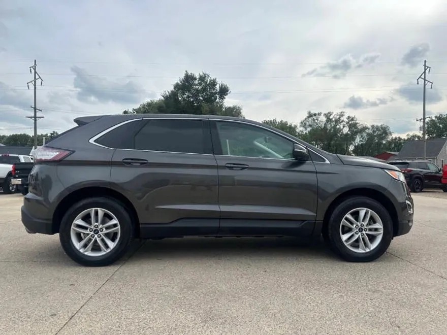 2015 Ford Edge SEL photo 1