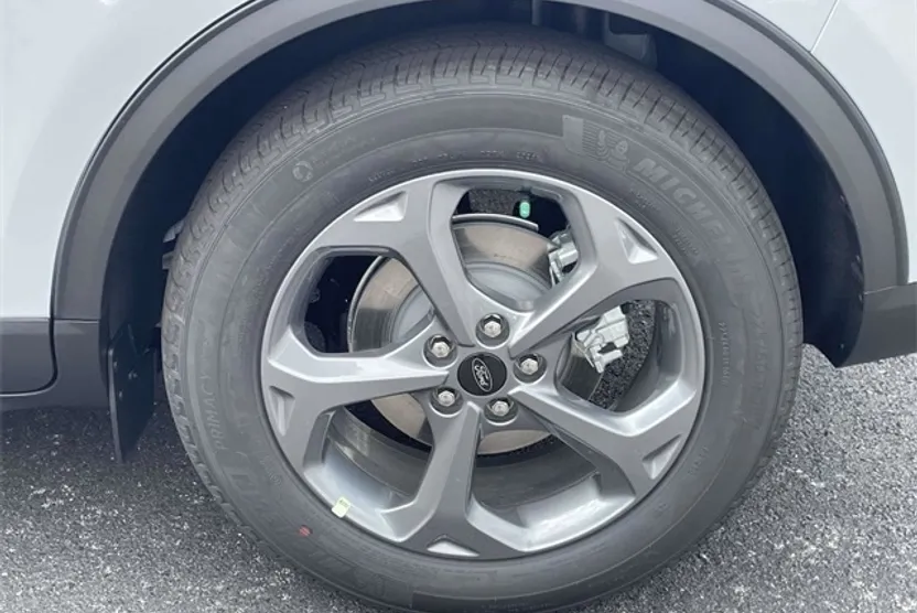 2025 Ford Escape ST-Line photo 1