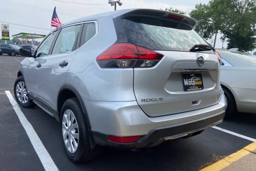2017 Nissan Rogue S photo 1