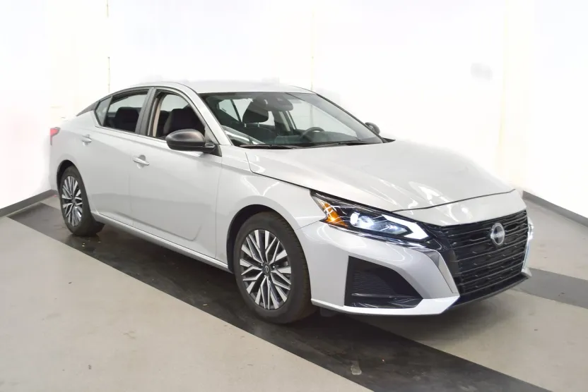 2024 Nissan Altima 2.5 SV photo 1