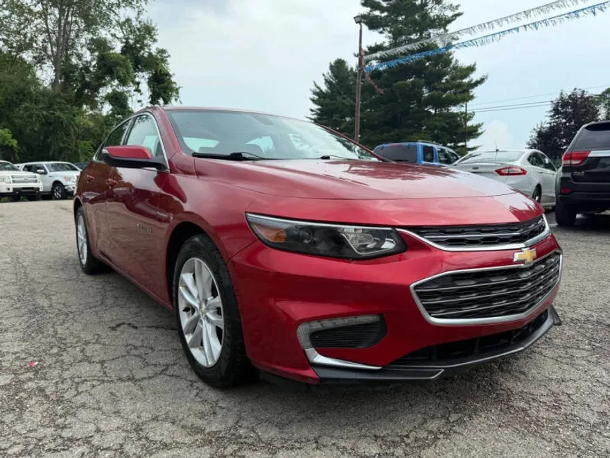 2016 Chevrolet Malibu 1LT photo 1