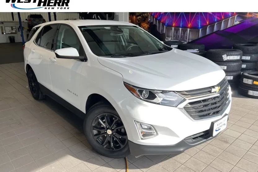 2020 Chevrolet Equinox LT photo 1