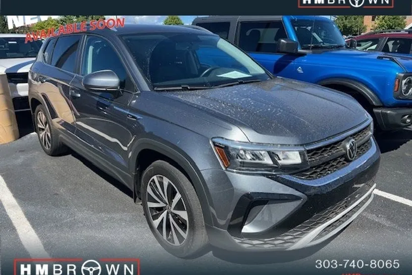 2022 Volkswagen Taos SE photo 1