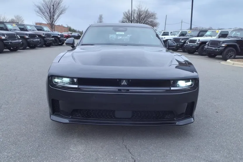 2025 Dodge Charger R/T photo 1