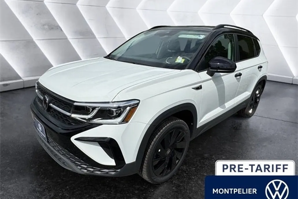 2024 Volkswagen Taos SE photo 1