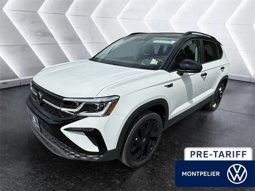 2024 Volkswagen Taos SE photo 1