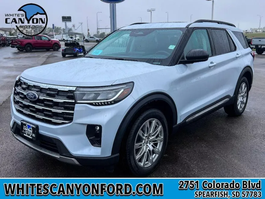 2025 Ford Explorer photo 1